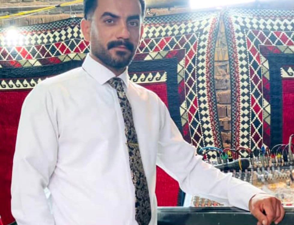 موزیک ویدیو کوهمره ای دی (مادر) از امین چپایی 1 امین چپائی در موزیک ویدیو کوهمره ای دی مادر